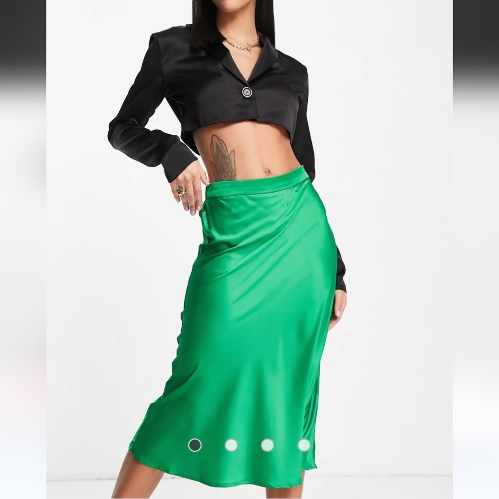 Vila satin bias cut midi skirt in bright green - Picture 4 of 6